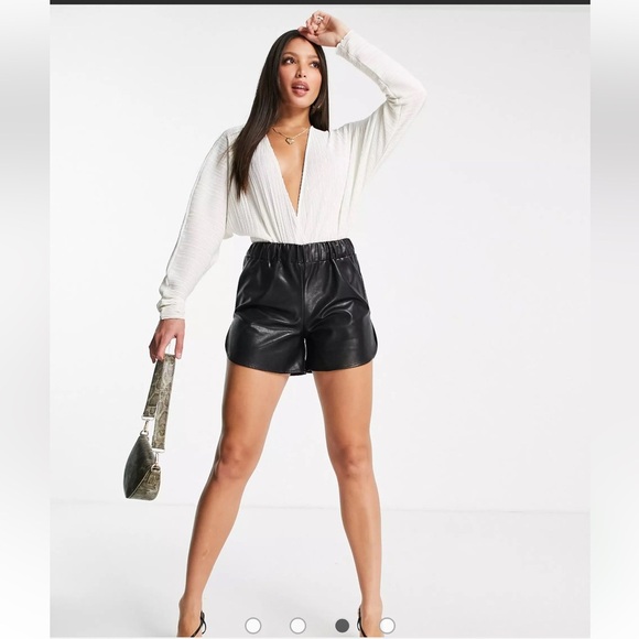 ASOS DESIGN Tall plisse long sleeve bodysuit in ecru - Picture 3 of 14